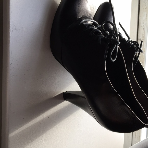 Urban Outfitters Black High Heel booties - Picture 4 of 5